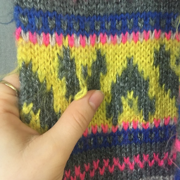 Rainbow knit Forever 21 scarf - Picture 4 of 4